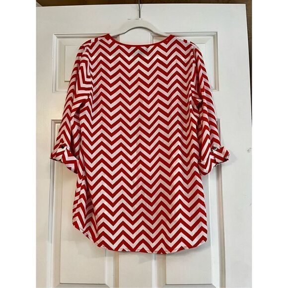 Kiara Women’s Medium Chevron 3/4 Sleeve V-neck Blouse - Picture 5 of 12